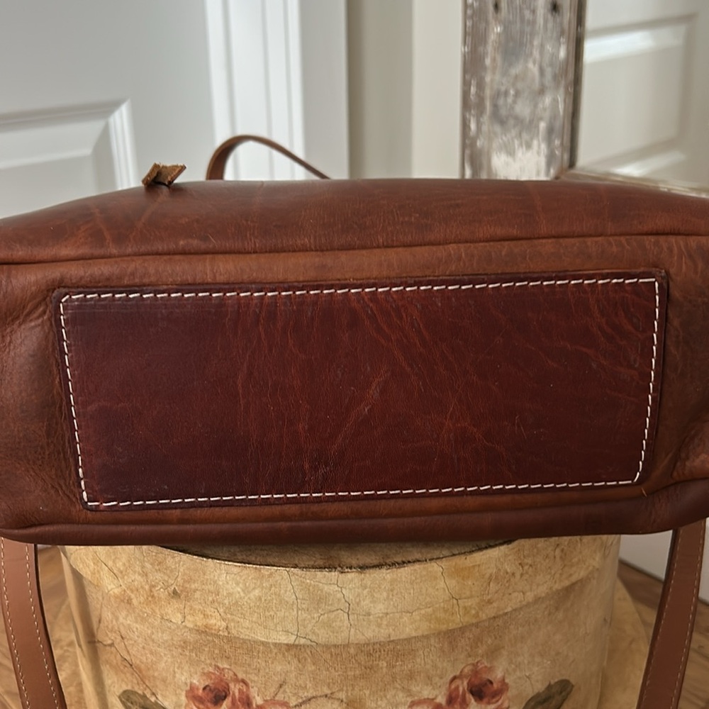 Overland Leather Handbag/Crossbody - Picture 11 of 15